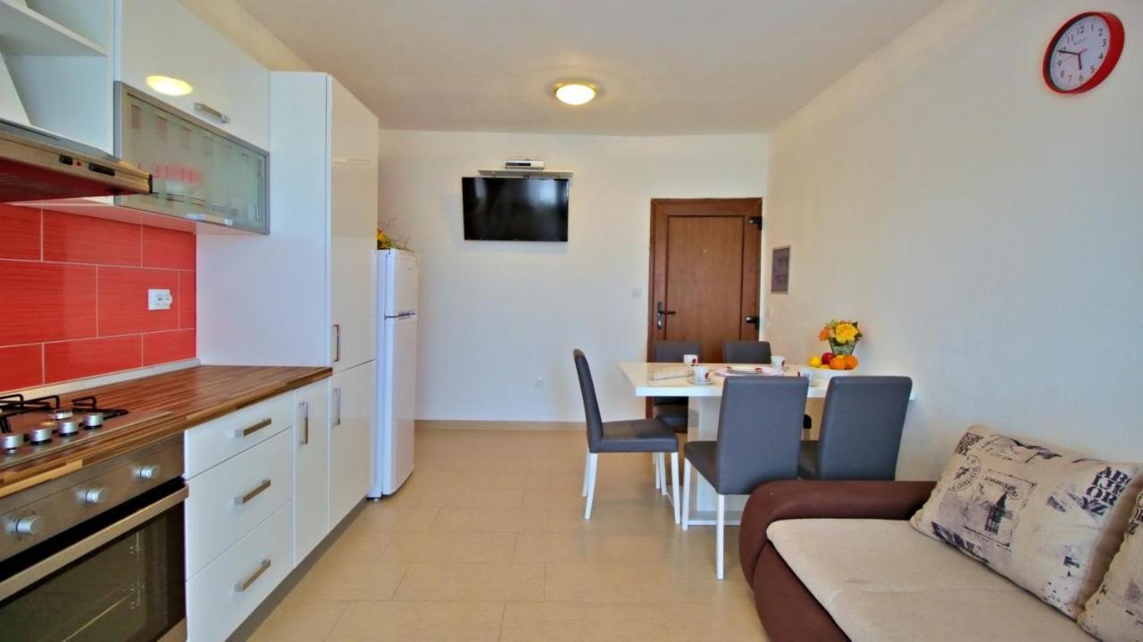 Apartment Iko *