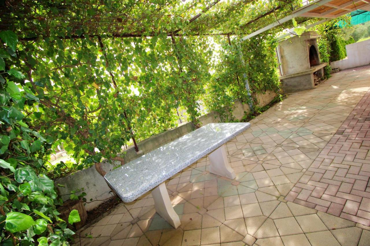 Apartment Iko Omis