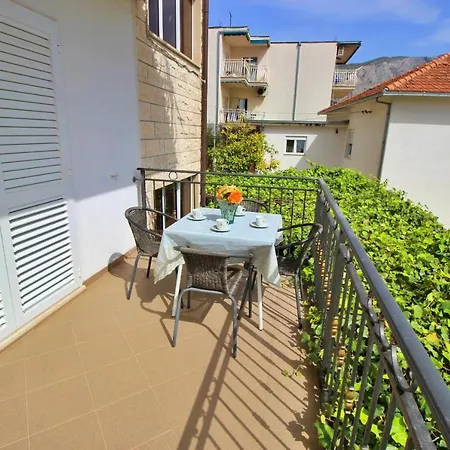 Apartments Iko Omiš Zewnętrze zdjęcie