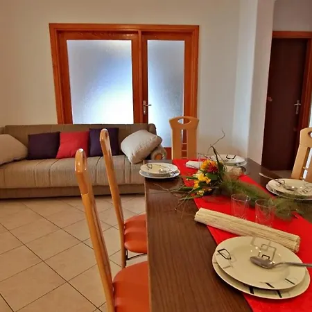 Apartments Iko Omiš Zewnętrze zdjęcie