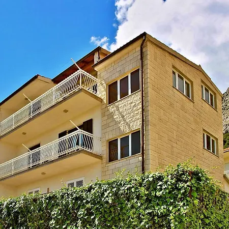 Apartments Iko Omiš Zewnętrze zdjęcie